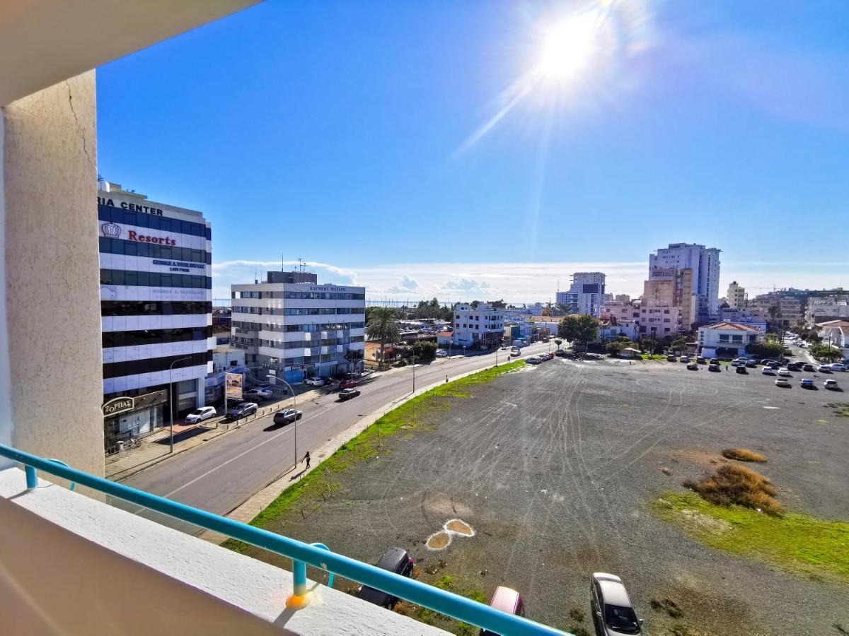 Off Course Seaview Apartment Larnaca Eksteriør billede
